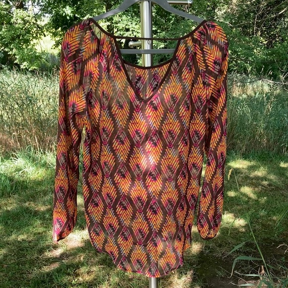 Blu Pepper: Ladies size medium sheer blouse in wonderful Fall colors! - Picture 2 of 8